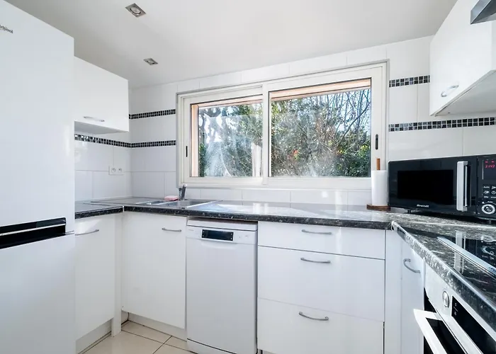 Apartment Courtille Sur *